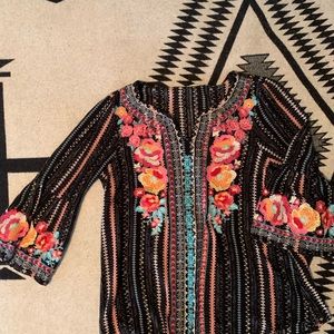 Savannah Jane, size S, black base with multi color. From Cavenders Western store